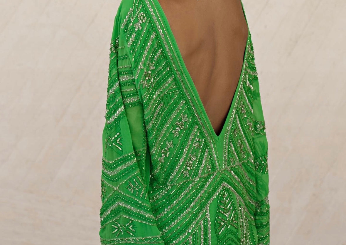 Achterzijden Beaded Tunic Dress te huur bij Pineloue!