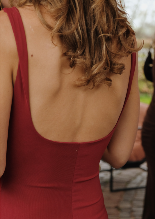Scarlet Sculpt Maxi Dress - Pineloue