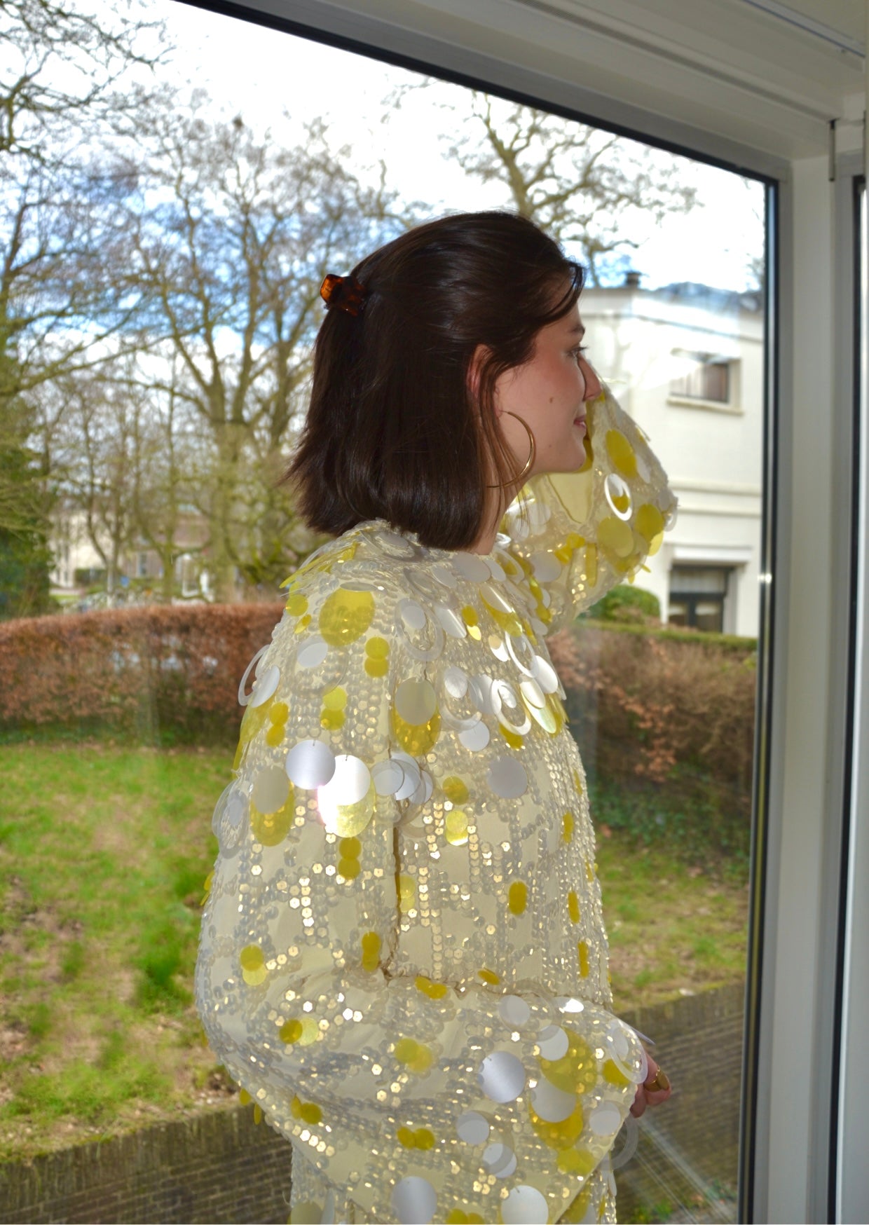 Close-up paillette jurk voor jurken huren bij Pineloue