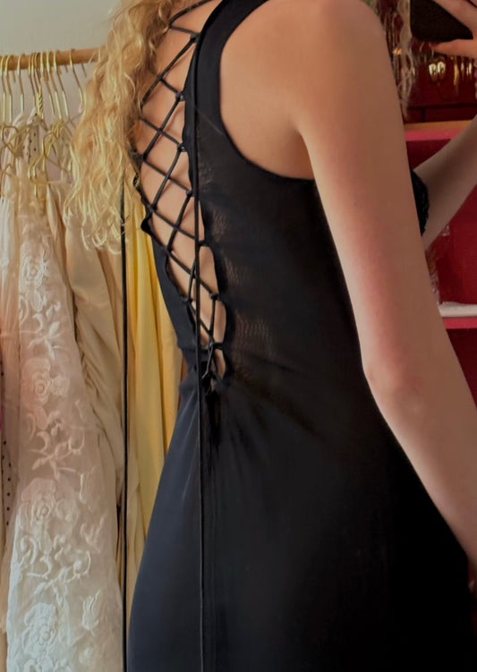 Embroidered Mesh Maxi Dress - Pineloue