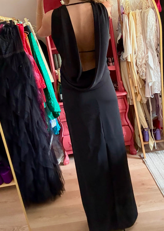 Onyx Open Back Maxi Dress - Pineloue