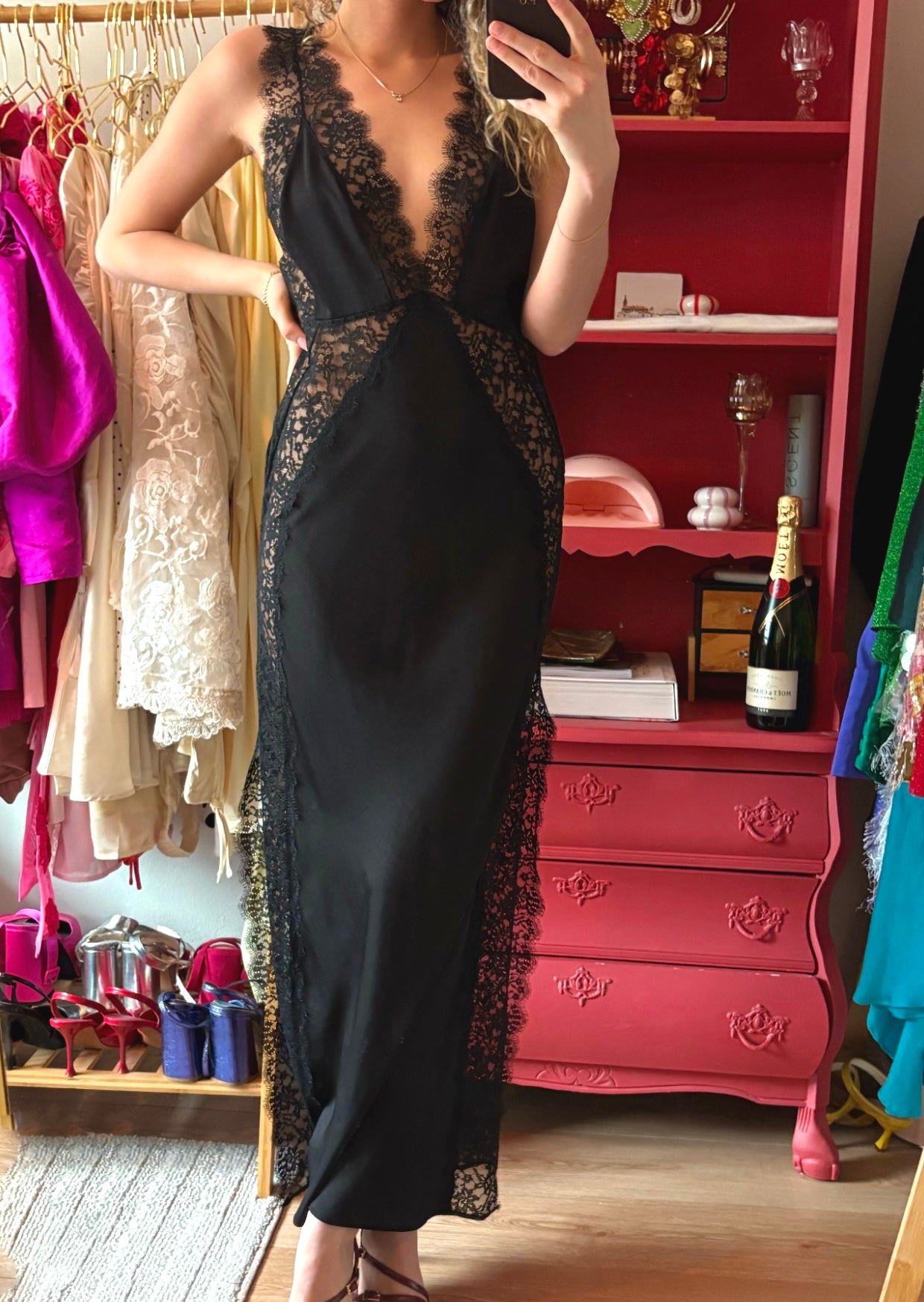 Black Lace Side-Split Maxi Dress - Pineloue